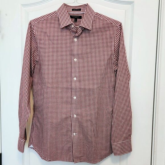 Banana Republic LS Shirt Burgundy Check SMALL 14-14.5 - Picture 1 of 4